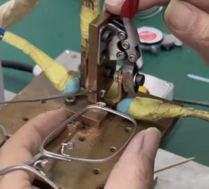 how are sunglasses made