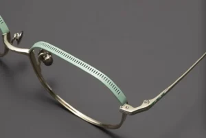 How to Adjust Metal Eyeglass Frames